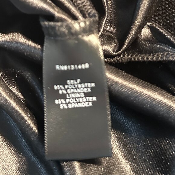 FATE DRESS BLACK WITH PEARL DETAIL MEDIUM - Picture 5 of 5